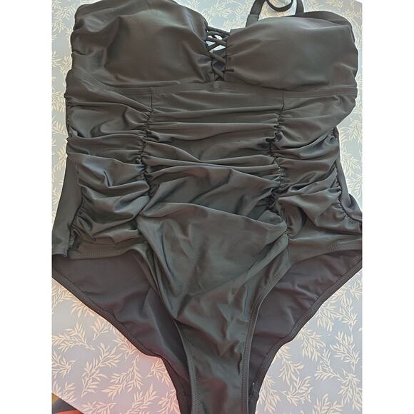 Torrid Womens Swimwear Sz 2 Black Nylon Blend Crisscross Ruched 1 Piece Swimsuit - Picture 6 of 10